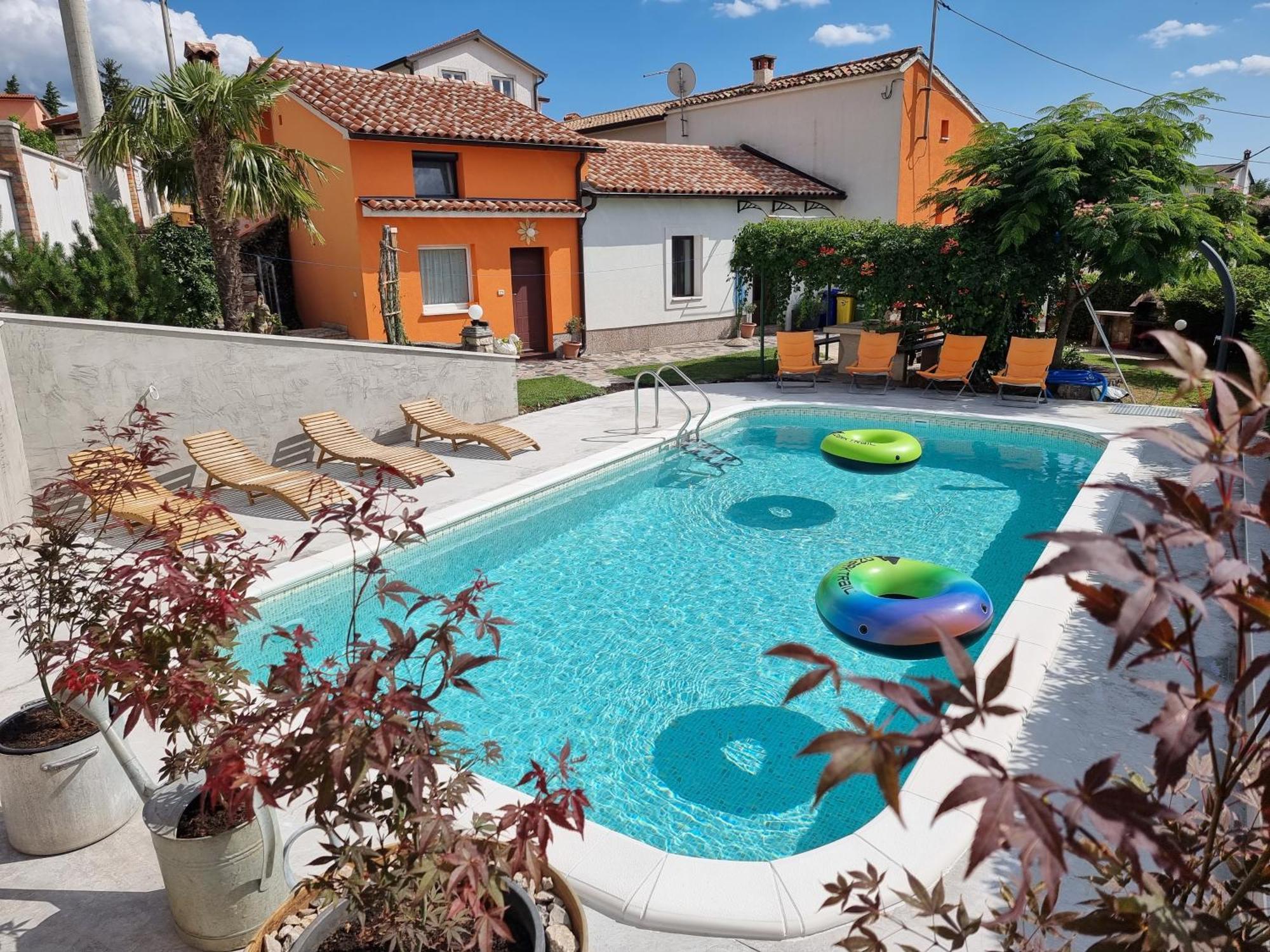 Luanas Rooms With Istrian Touch Buzet Εξωτερικό φωτογραφία